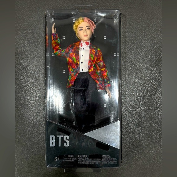 BTS V doll - Picture 1 of 2